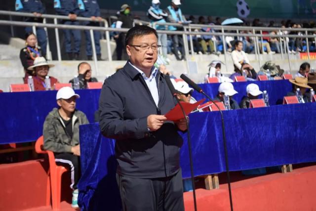 湖人新签锋线球员：感谢东契奇组织训练活动，增进了彼此熟悉度